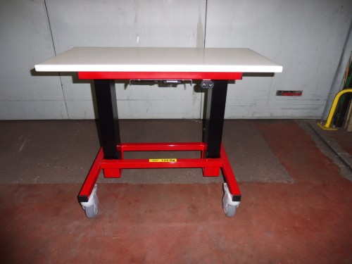 Table ergonomique &eacute;lectrique mobile - 70 kg / 125 kg / 250 kg